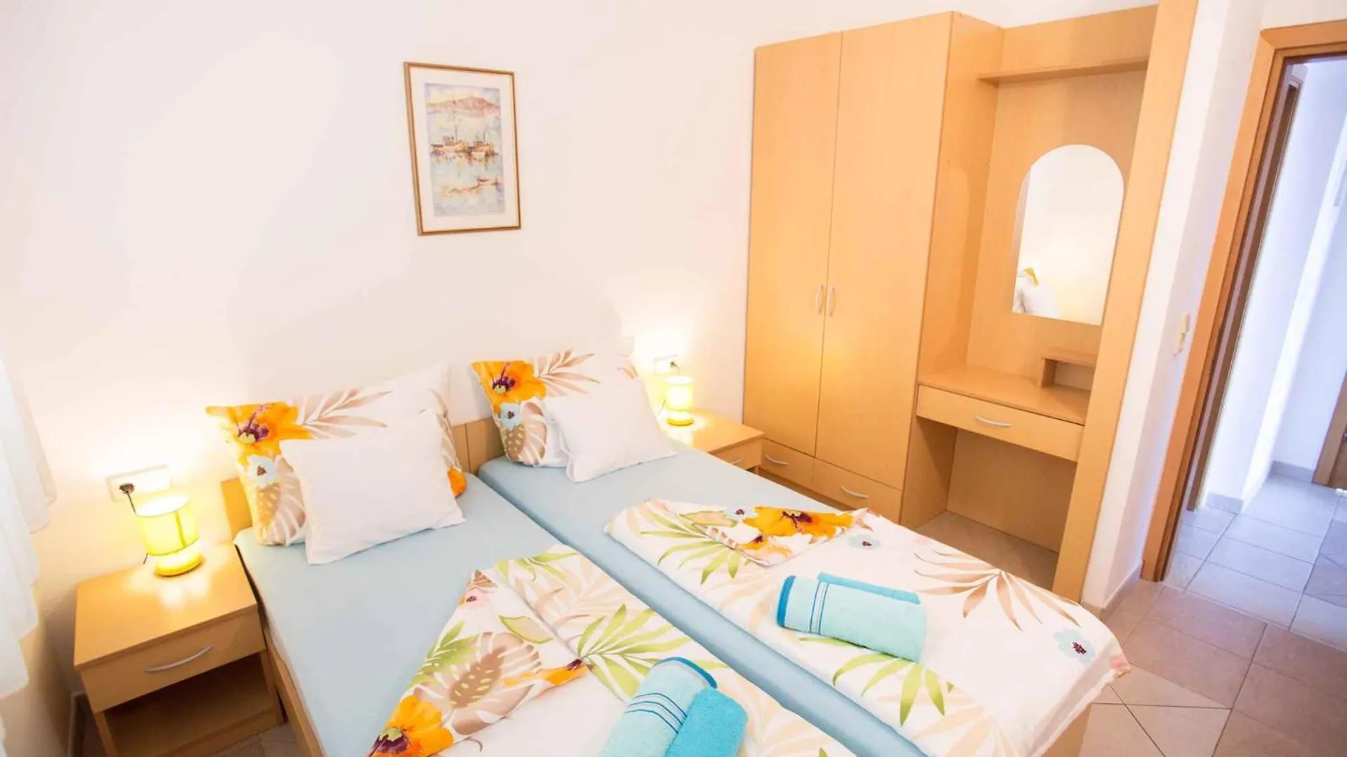 Apartment Okrug Gornji 3 特罗吉尔