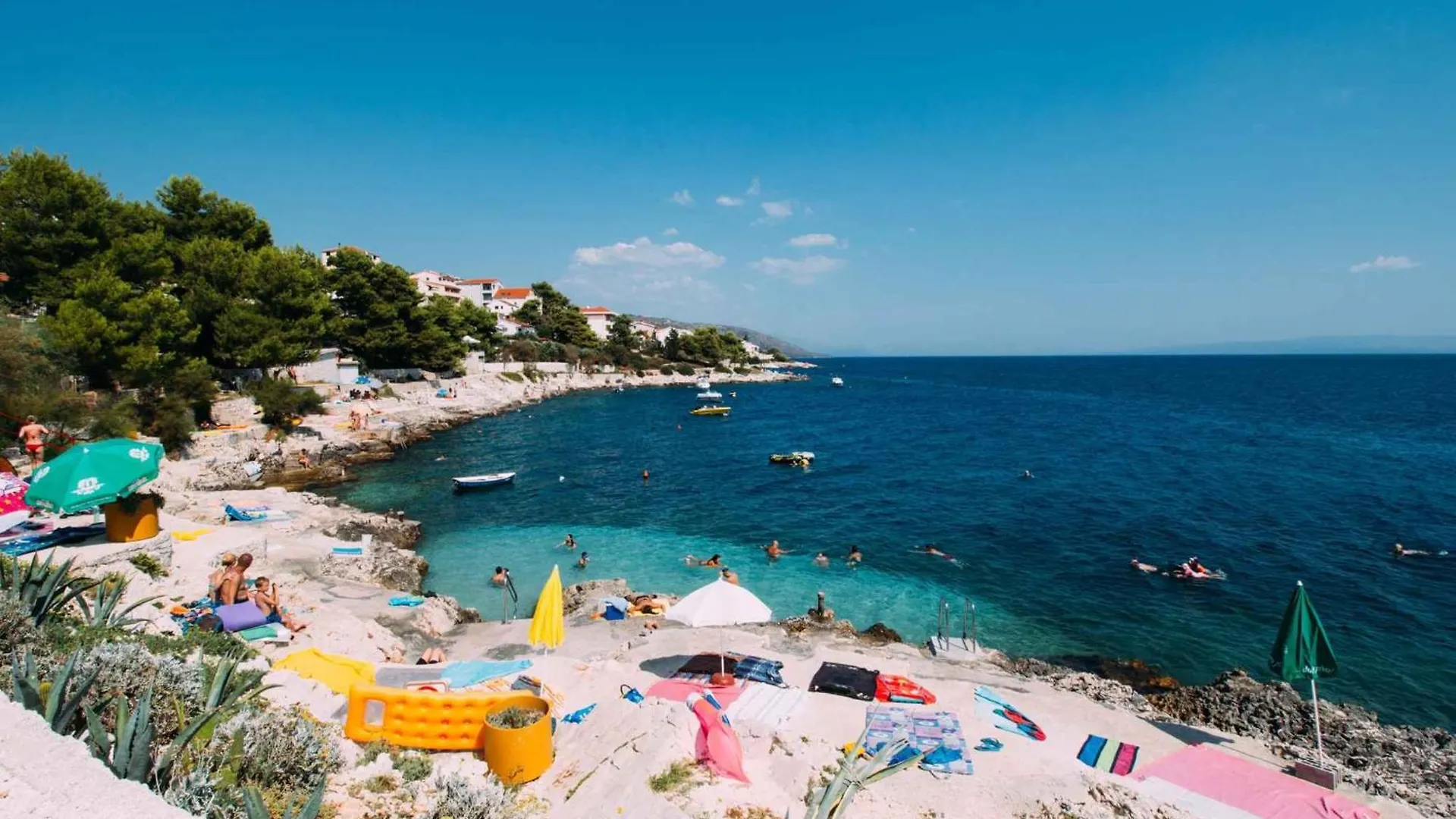 Apartment Okrug Gornji 3 特罗吉尔