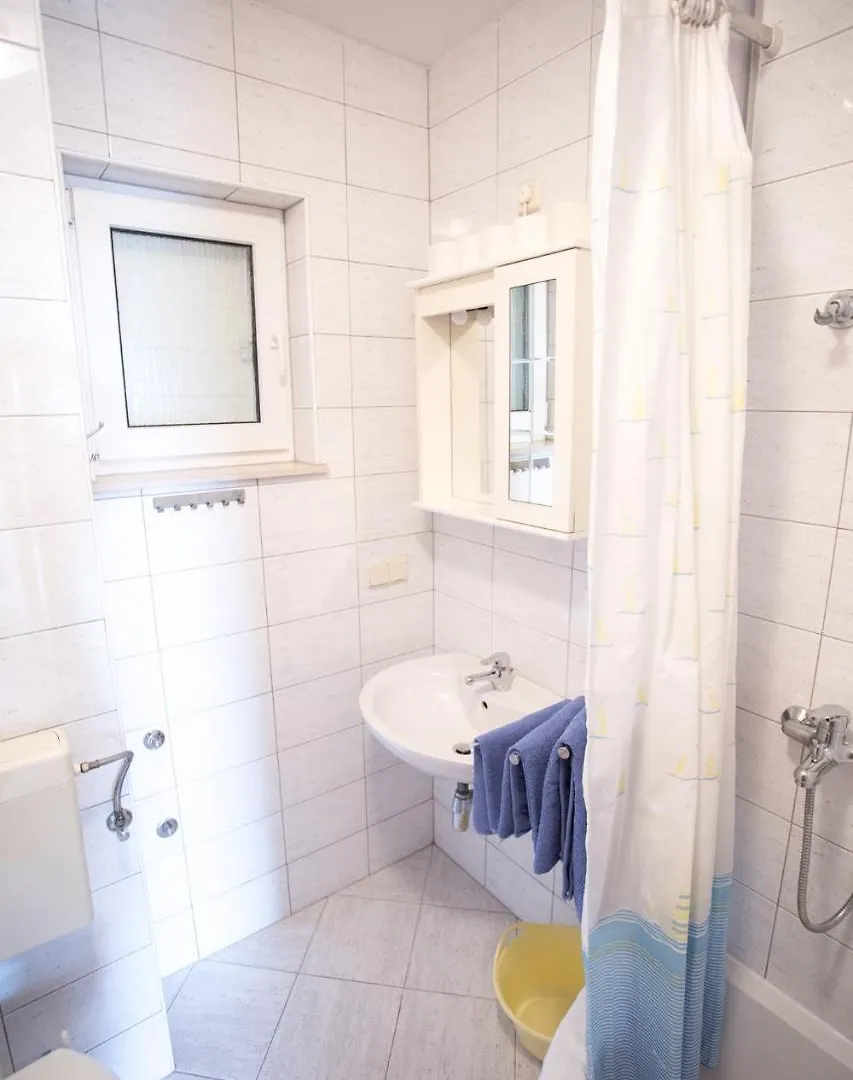 Apartment Okrug Gornji 3 特罗吉尔 克罗地亚