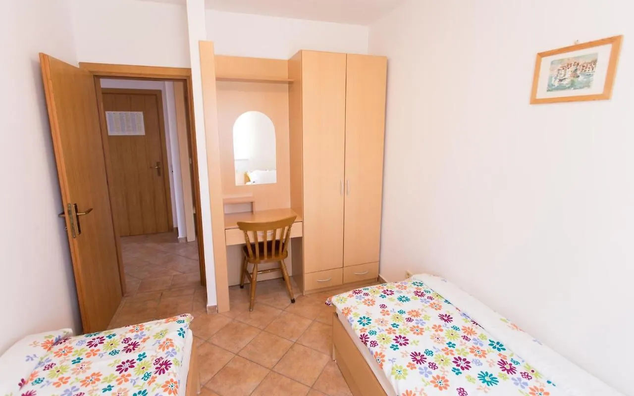 Apartment Okrug Gornji 3 Trogir