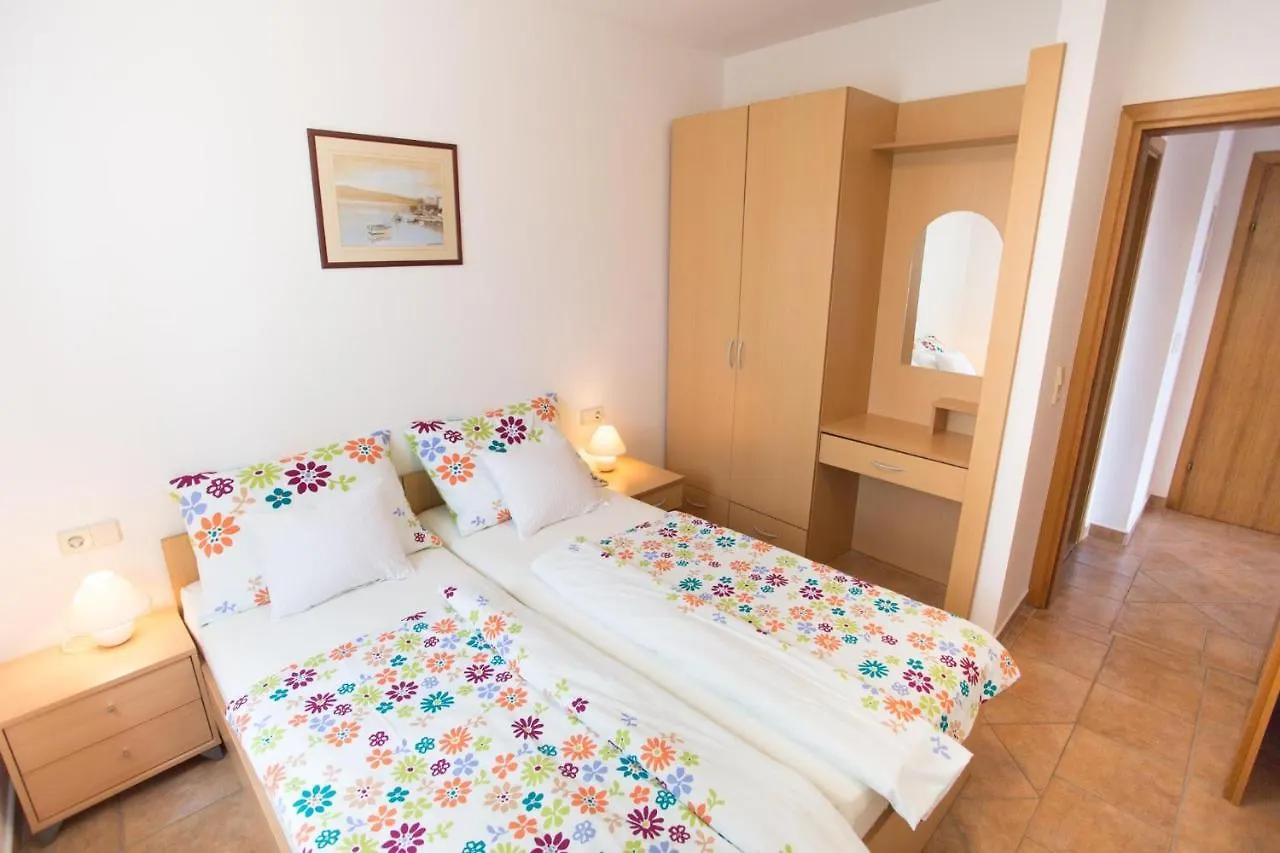 Apartment Okrug Gornji 3 Trogir