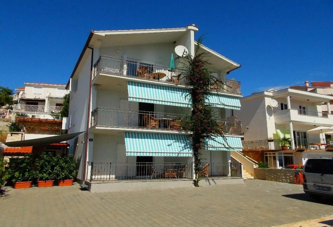 Apartment Okrug Gornji 3 Trogir